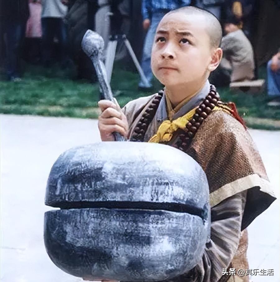 九岁县太爷演员今昔对比,九岁县太爷扮演者现在长什么样