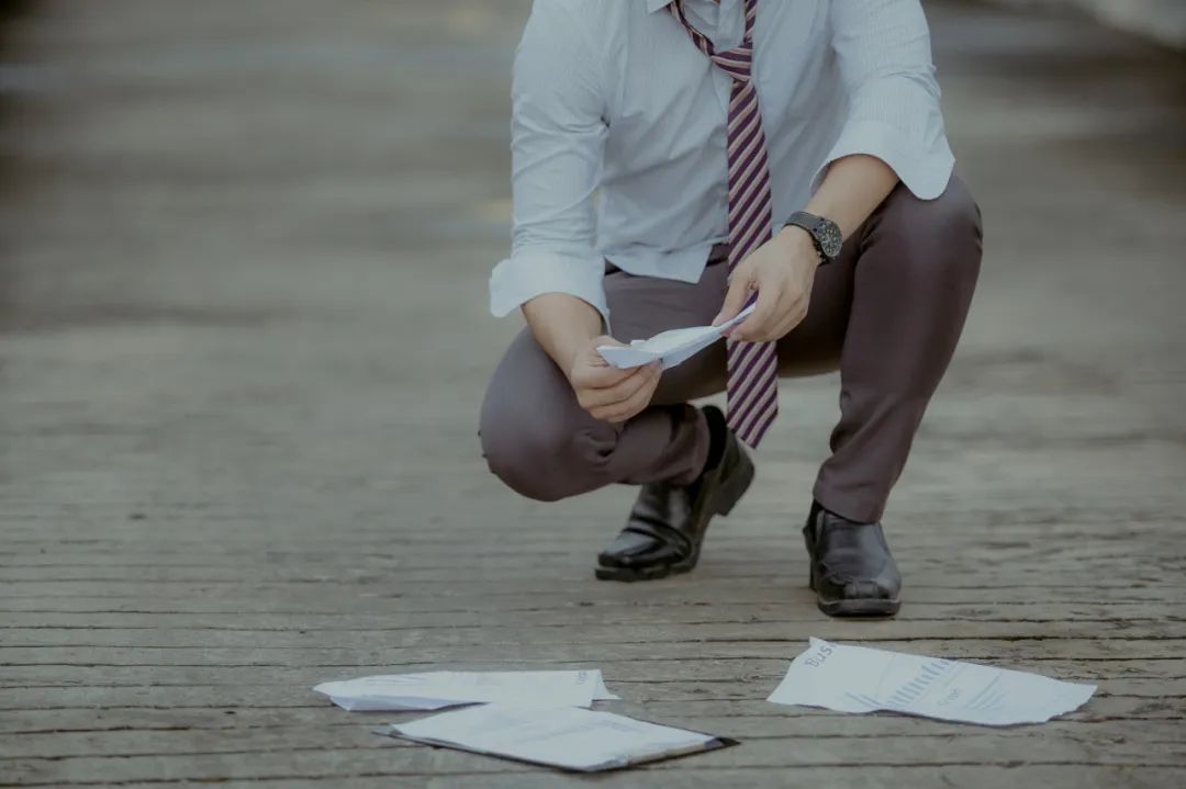 卡塔尔打工最低多少钱一个月,我想去卡塔尔打工一年收入是多少