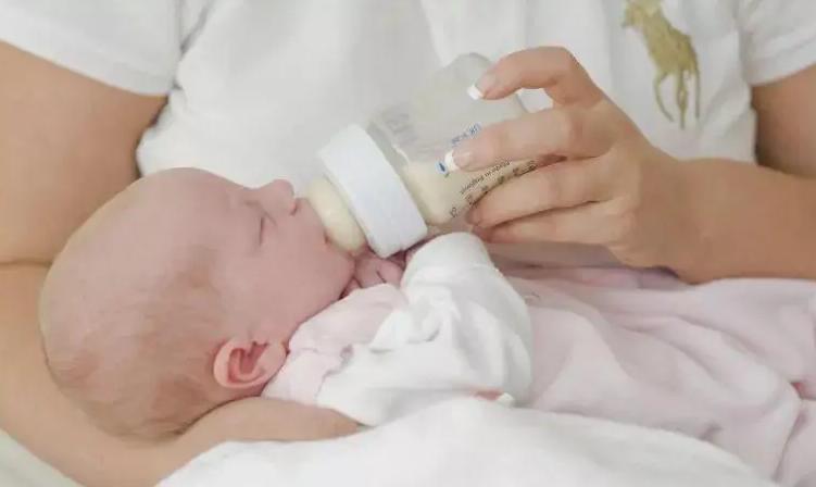 宝宝不爱吃奶的原因和解决办法,宝宝不爱吃奶怎么办