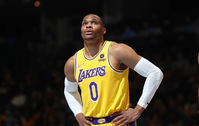 威少詹姆斯相继三双,火箭战胜湖人威少30分詹姆斯三双