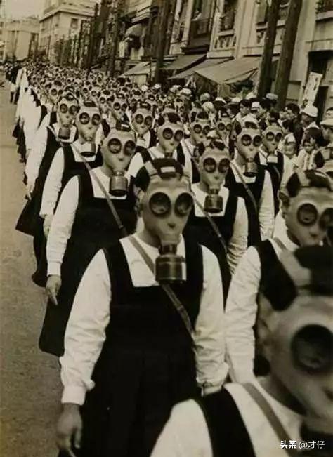 30张真实又罕见的老照片，阴毛假发工作者，我怀疑他用错地方了2