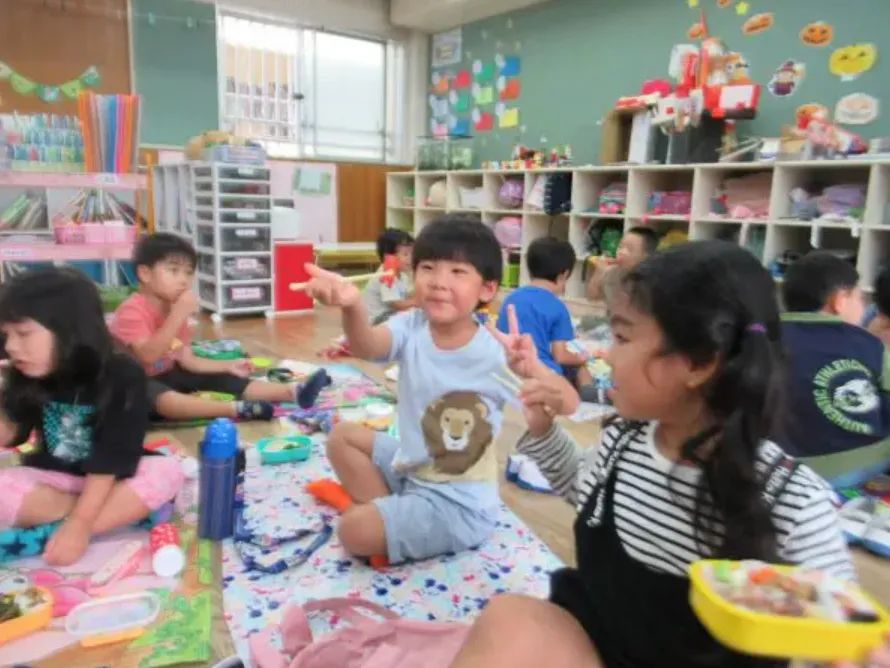 把孩子送进“整天都在玩”的日本幼儿园，这位中国妈妈重新认识“起跑线”