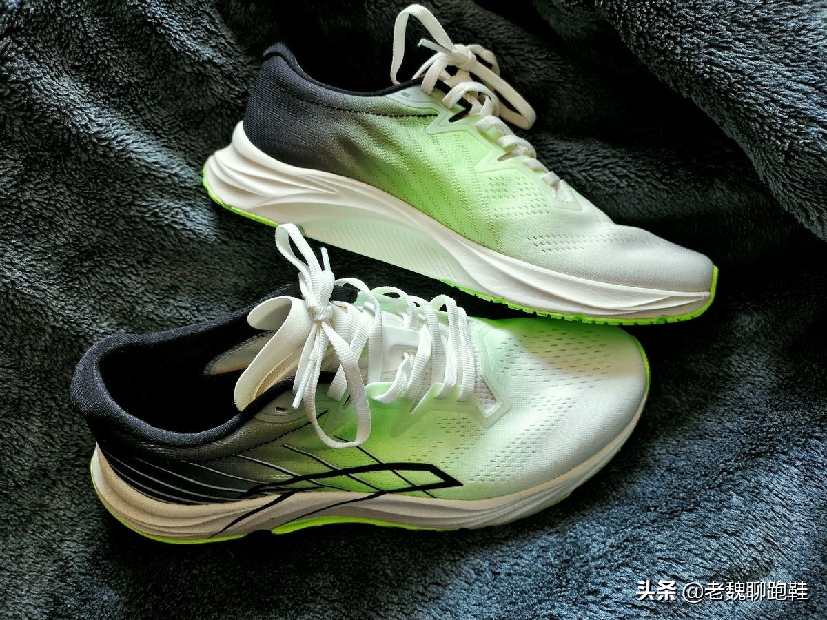所有品牌性价比超高的跑鞋,十大公认最强跑鞋日常穿搭也能用