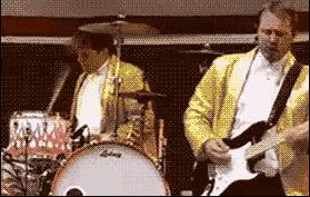 兄弟抢红包是挺快的，就是有点费手机，这屏幕得经常换吧，哈哈哈