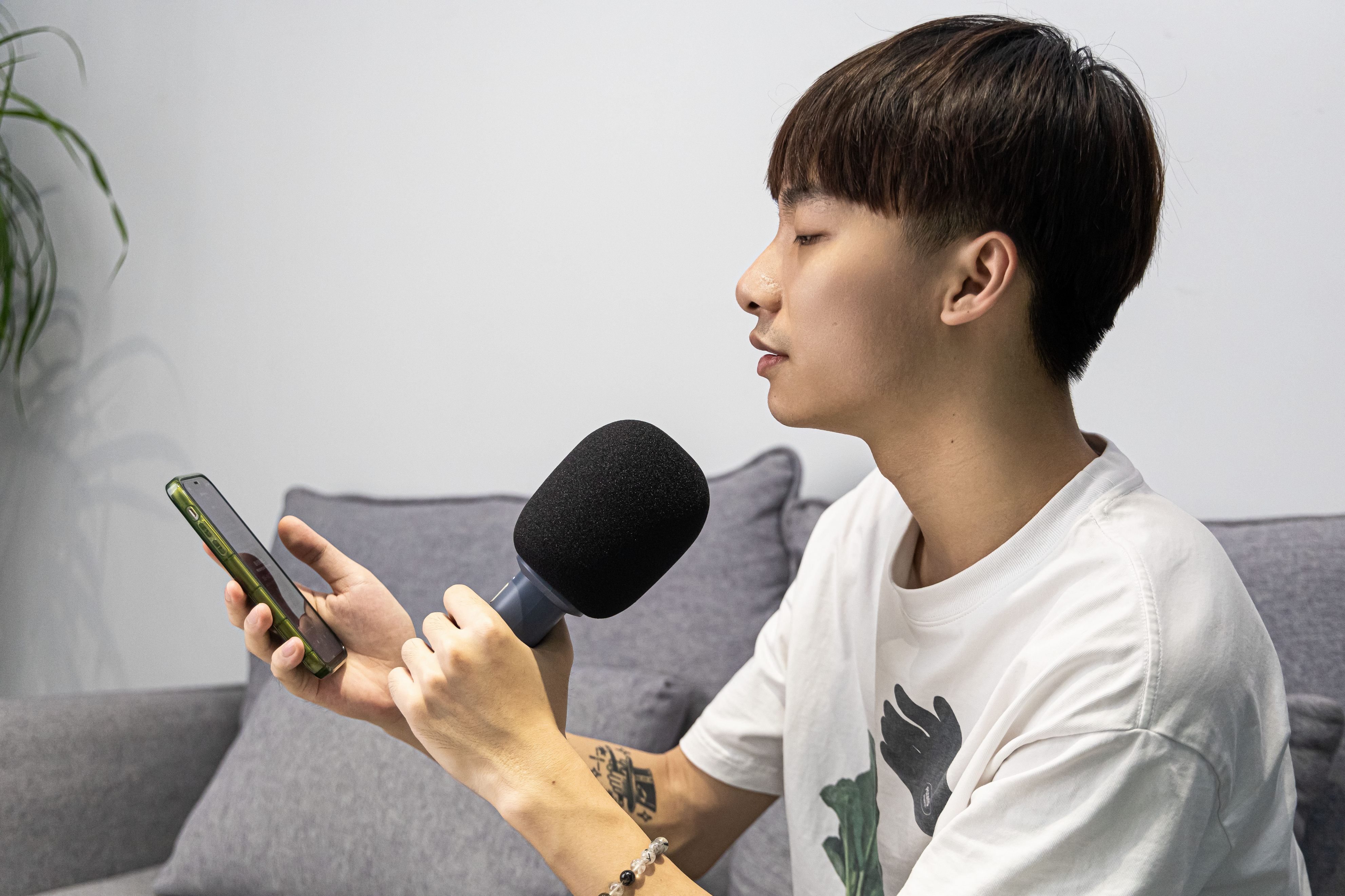 百元麦克风“干掉”KTV？9大音效覆盖314平，开口即“陈奕迅”