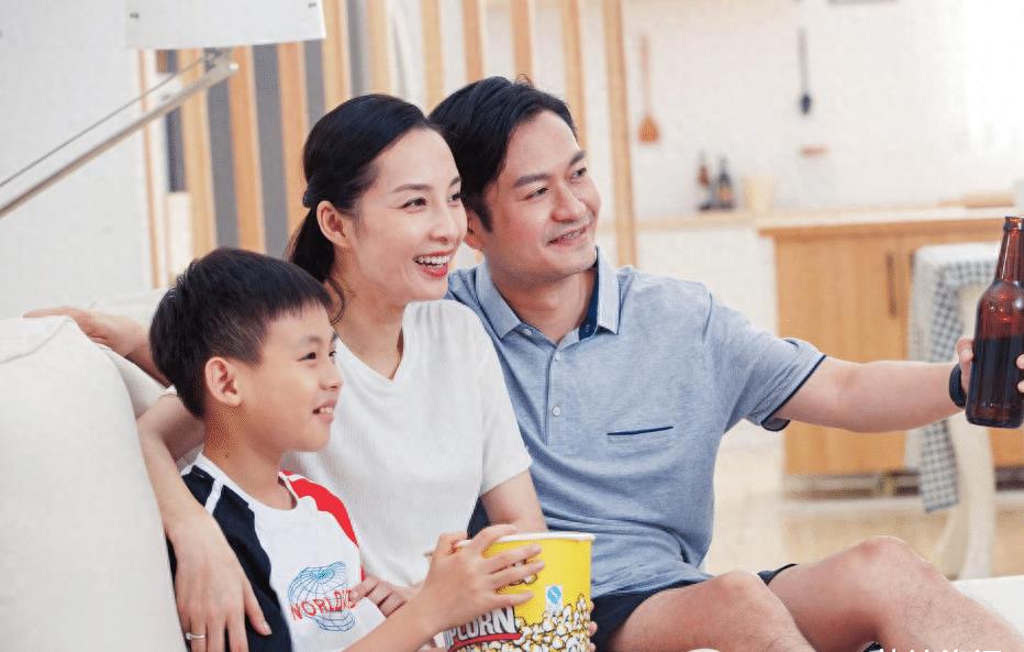 国家终于“出手”了!年底前,要求基本打开手机就可以看电视直播