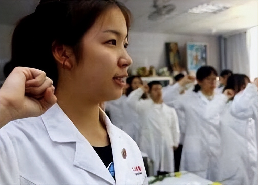 高考志愿填报医学专业推荐,高考报志愿哪些专业最热门