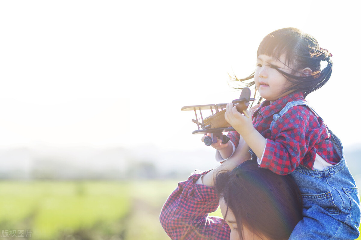 当女儿有了男朋友,当发现女儿有恋爱的想法怎么教育