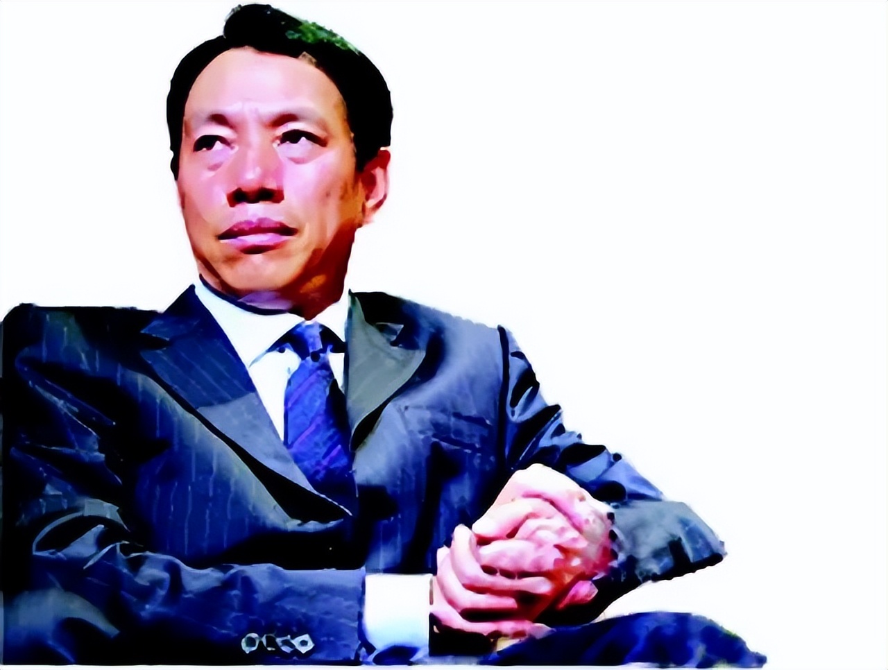 他小学没毕业，花10亿把“打工皇帝”招至麾下，600亿身价还*税逃**