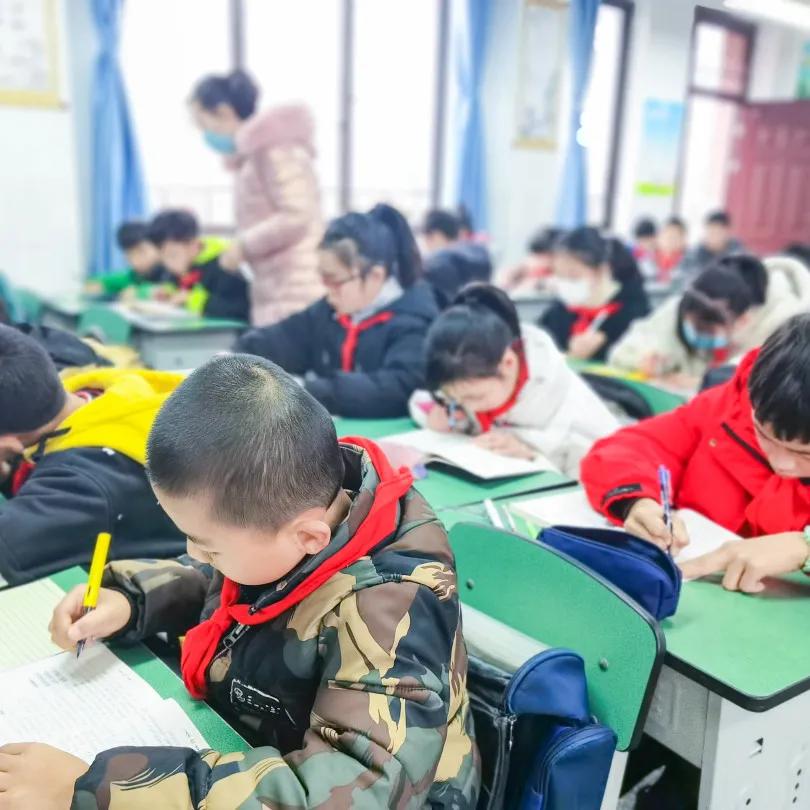 成都市双流区育英小学附近托管班,金桥中心小学被谁托管
