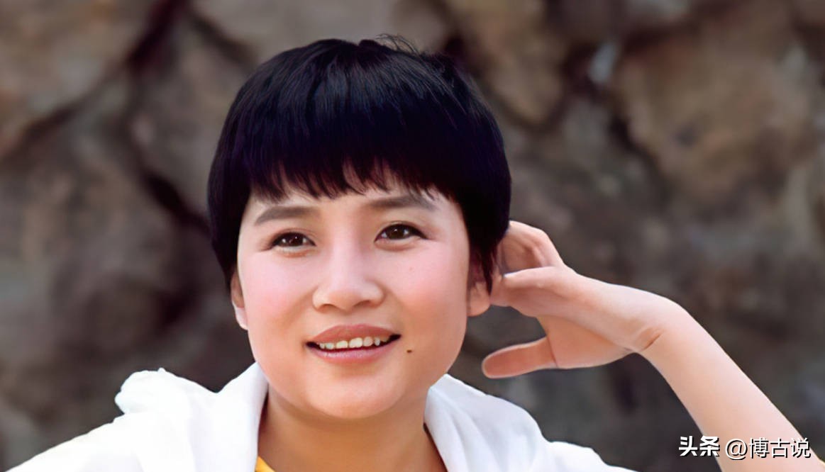 歌手李娜出家真实原因,李娜看破红尘出家唱的一首佛歌