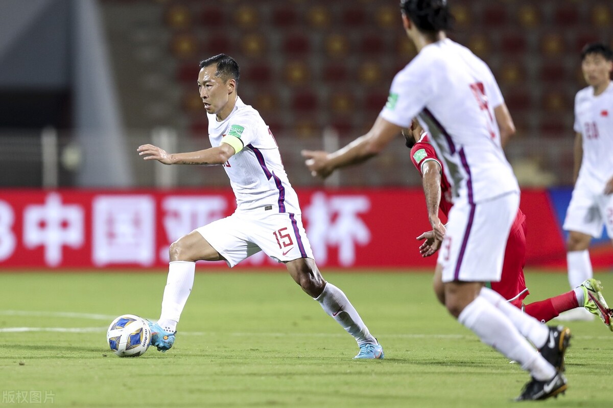 国足对日本国足0-2越南,国足0-3不敌韩国阻挡进攻