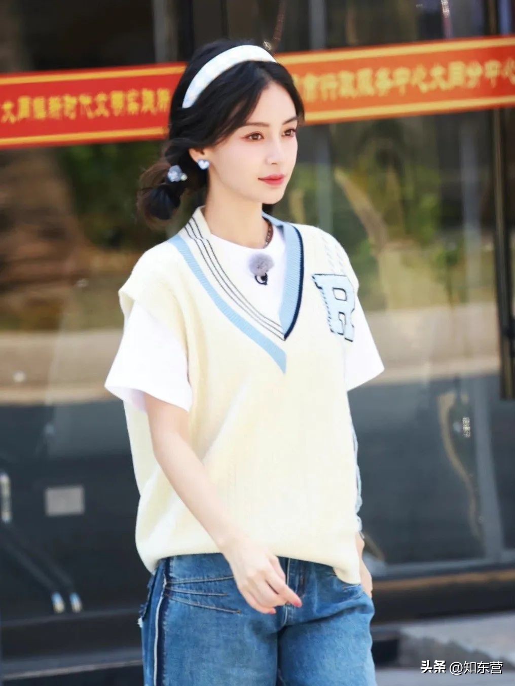 冬天披发好看又显脸小的发型,冬季干净利落减龄的发型