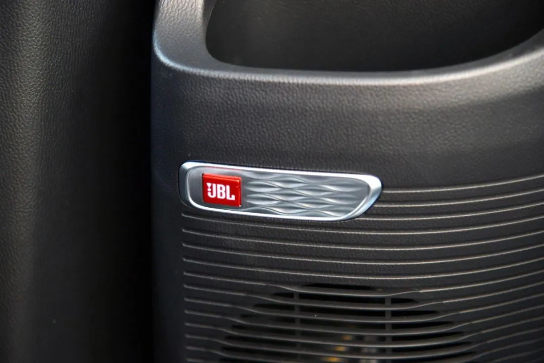 上汽大通maxusg90七座版低配,上汽大通maxusg90第三排