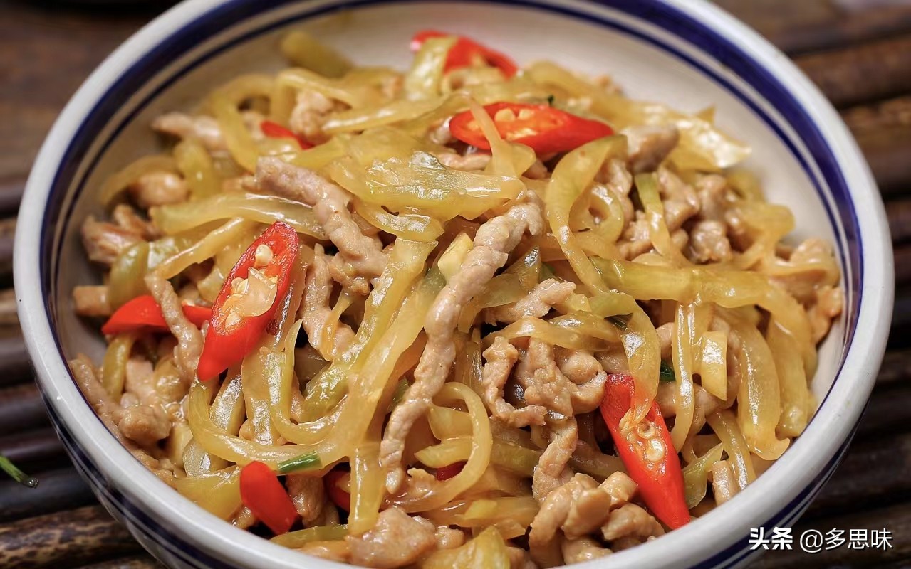 朝鲜族萝卜丝咸菜咸香,咸香萝卜黄瓜辣椒咸菜