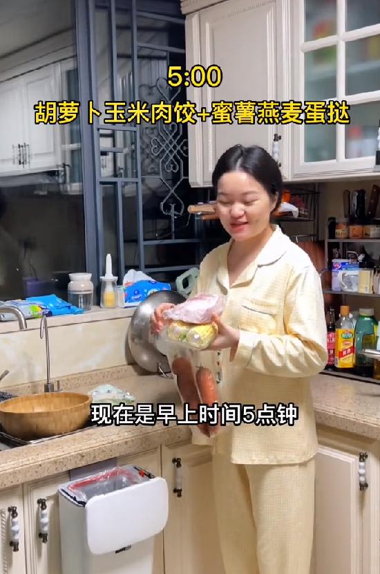 5点起床做早饭，初中学历月入6位数，仨娃妈王蓉的成功有迹可循