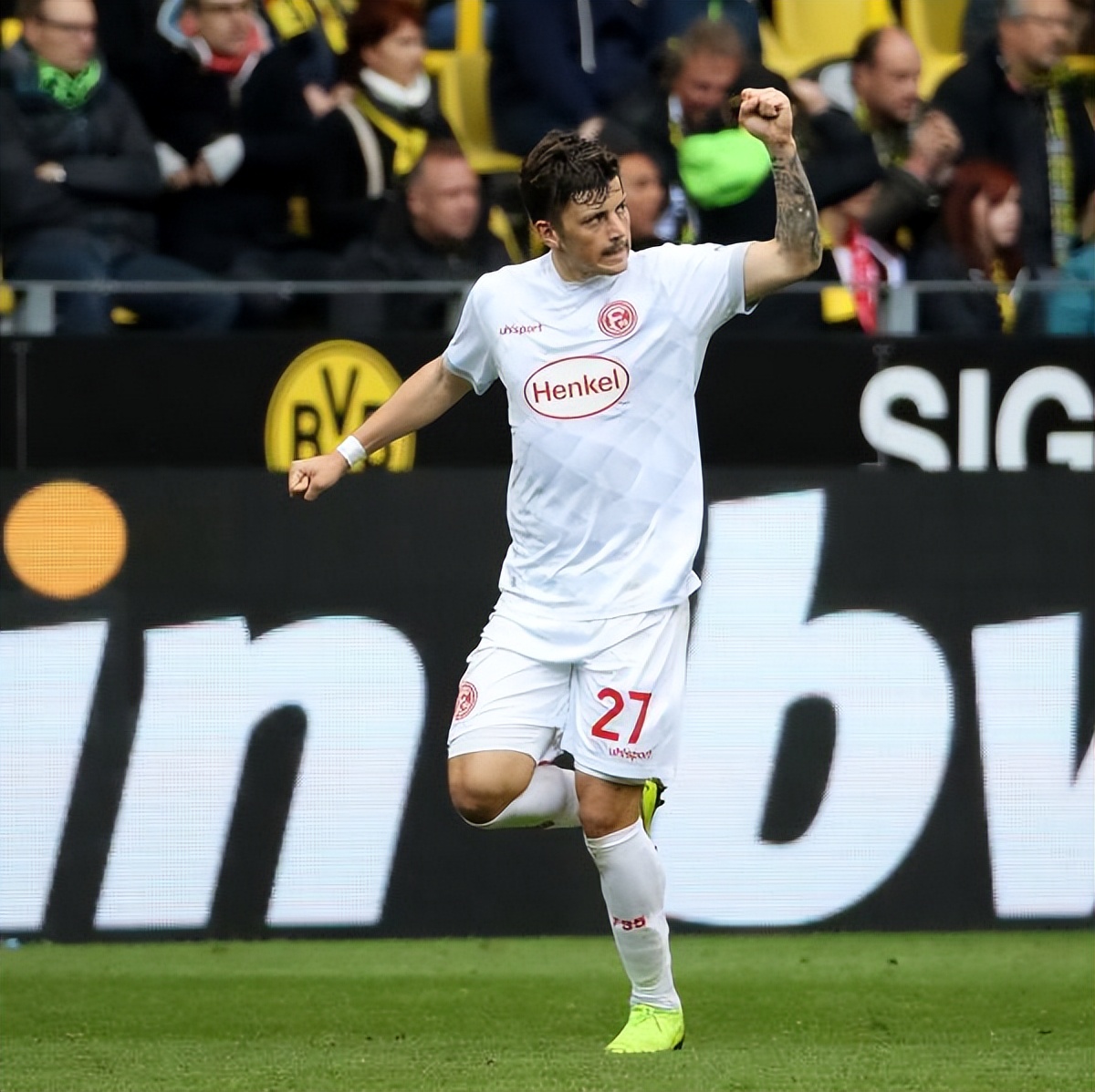 本赛季独造24球，刷出两双数据，26岁的波兰国脚要重返德甲！