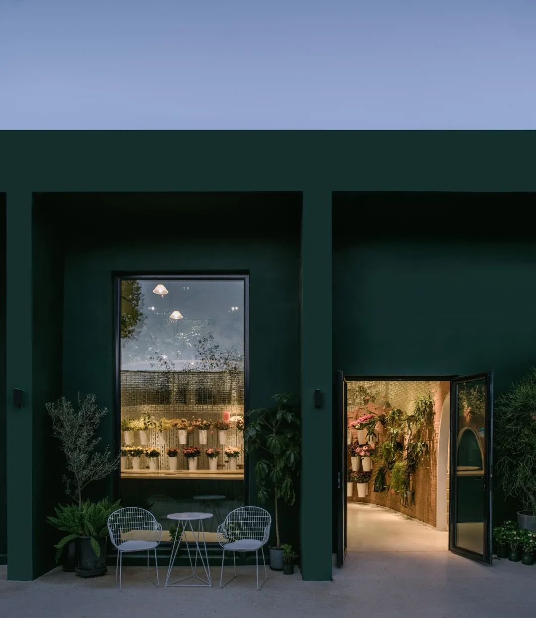 打造静谧而又生机盎然的梦幻“花”园｜只和花花艺工作室“只园”