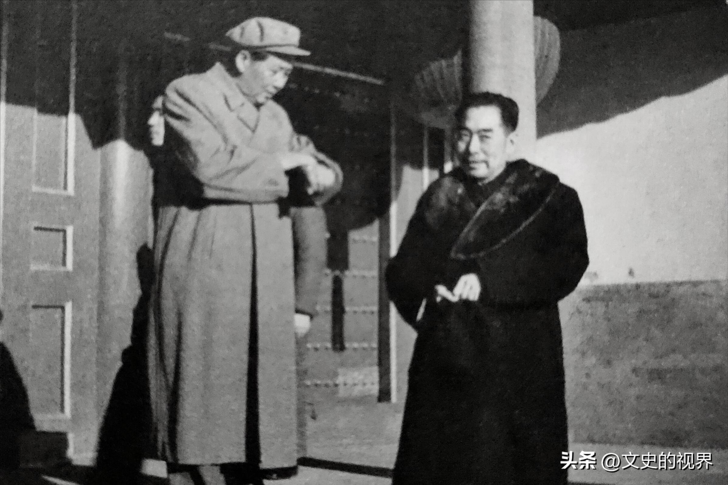 52年毛主席参观孔庙，饶有兴致地考了旁人一题：可知孔子姓什么？