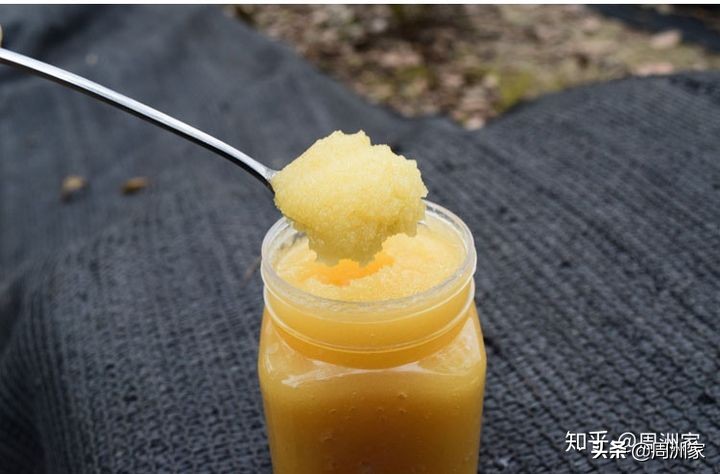 买的蜂蜜凝固了是怎么回事,买的蜂蜜结晶怎么回事