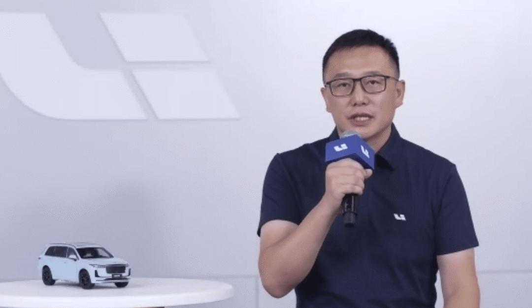 套现近亿元后，理想2号人物离场；小米华为专利“掐架”……