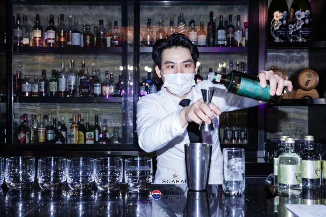 携手Scabal演绎品饮潮流，MrKylin麒麟先生成高端商务经典符号