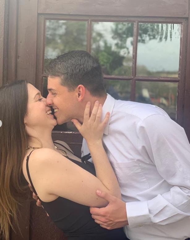 盲女恢复视力发现凶手在身边,盲女一觉醒来突然恢复视力