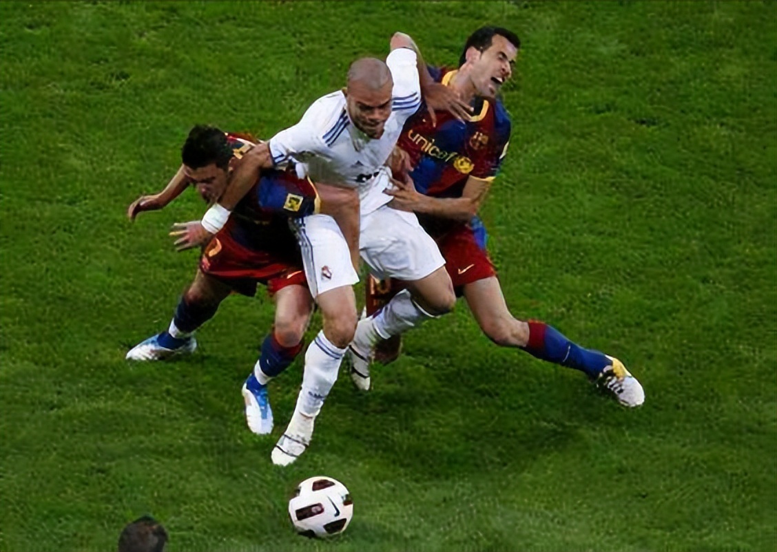 武僧佩佩和谁是一个时代的球星,武僧佩佩有什么背景