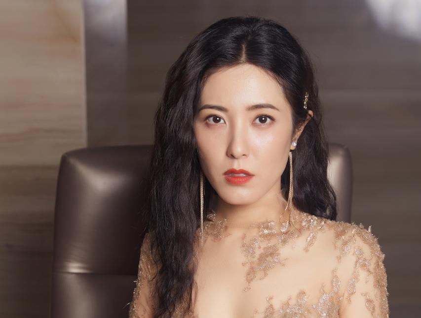 中庭偏长的人是不是显老,中庭长和中庭短哪个显老