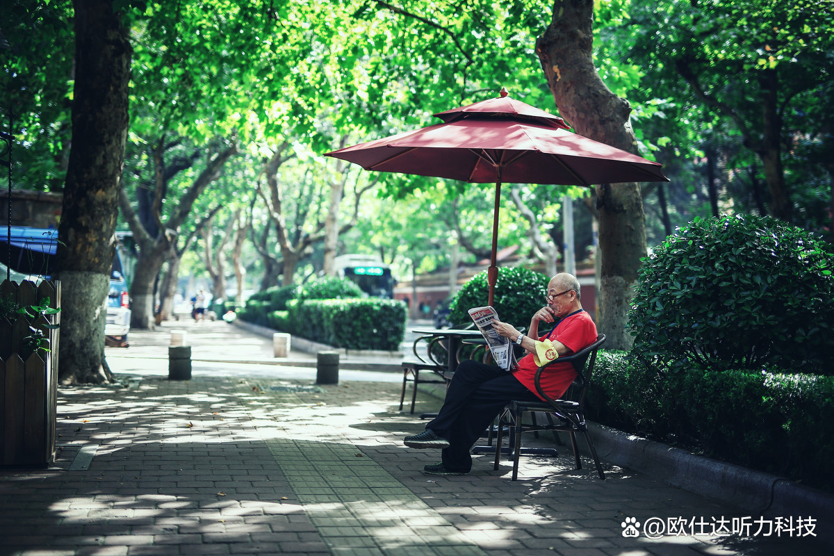 两个耳朵听力不一样带几个耳机,两个耳朵听力不一样又不同步