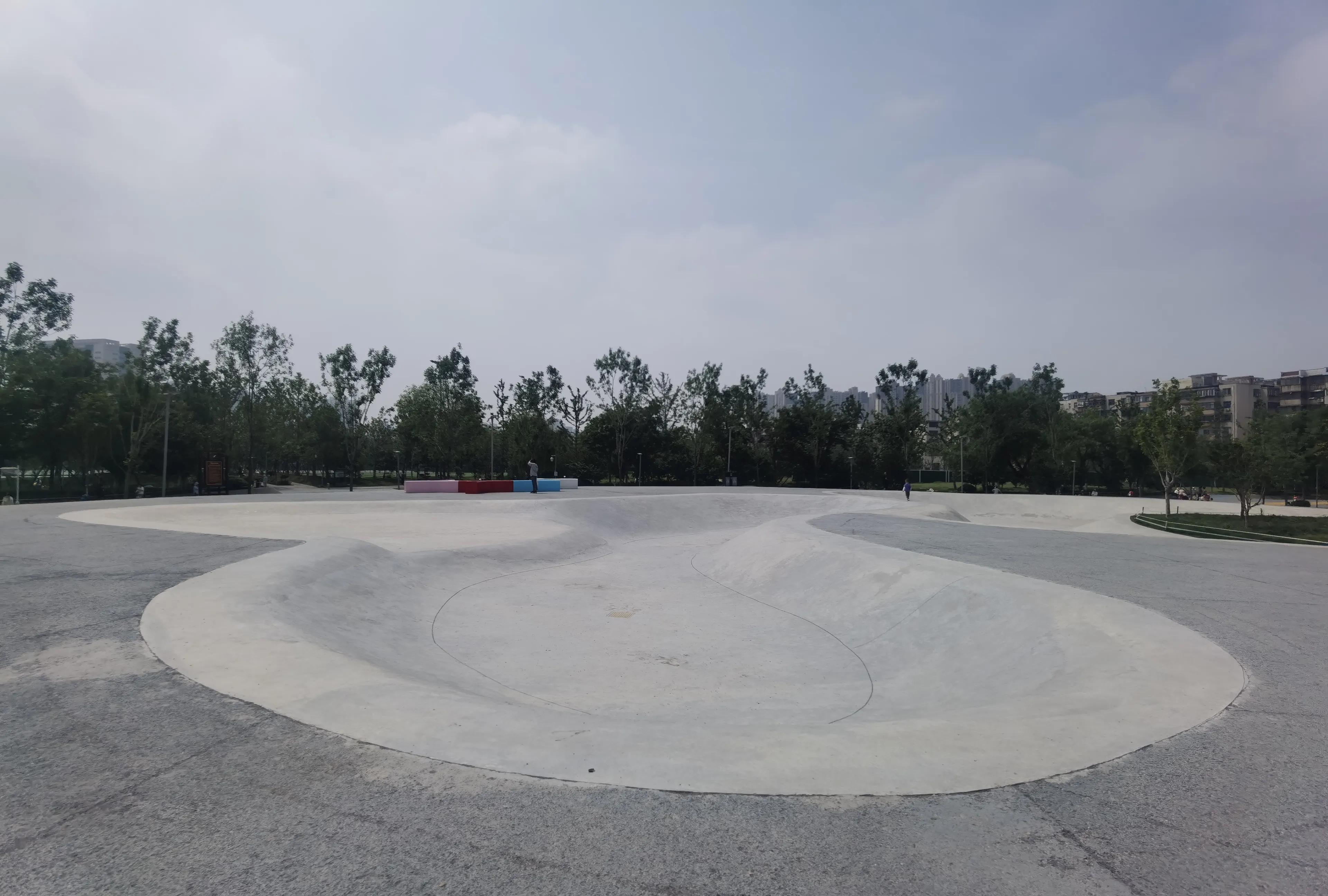 郑州青年公园地下停车场建设,郑州公园建停车场