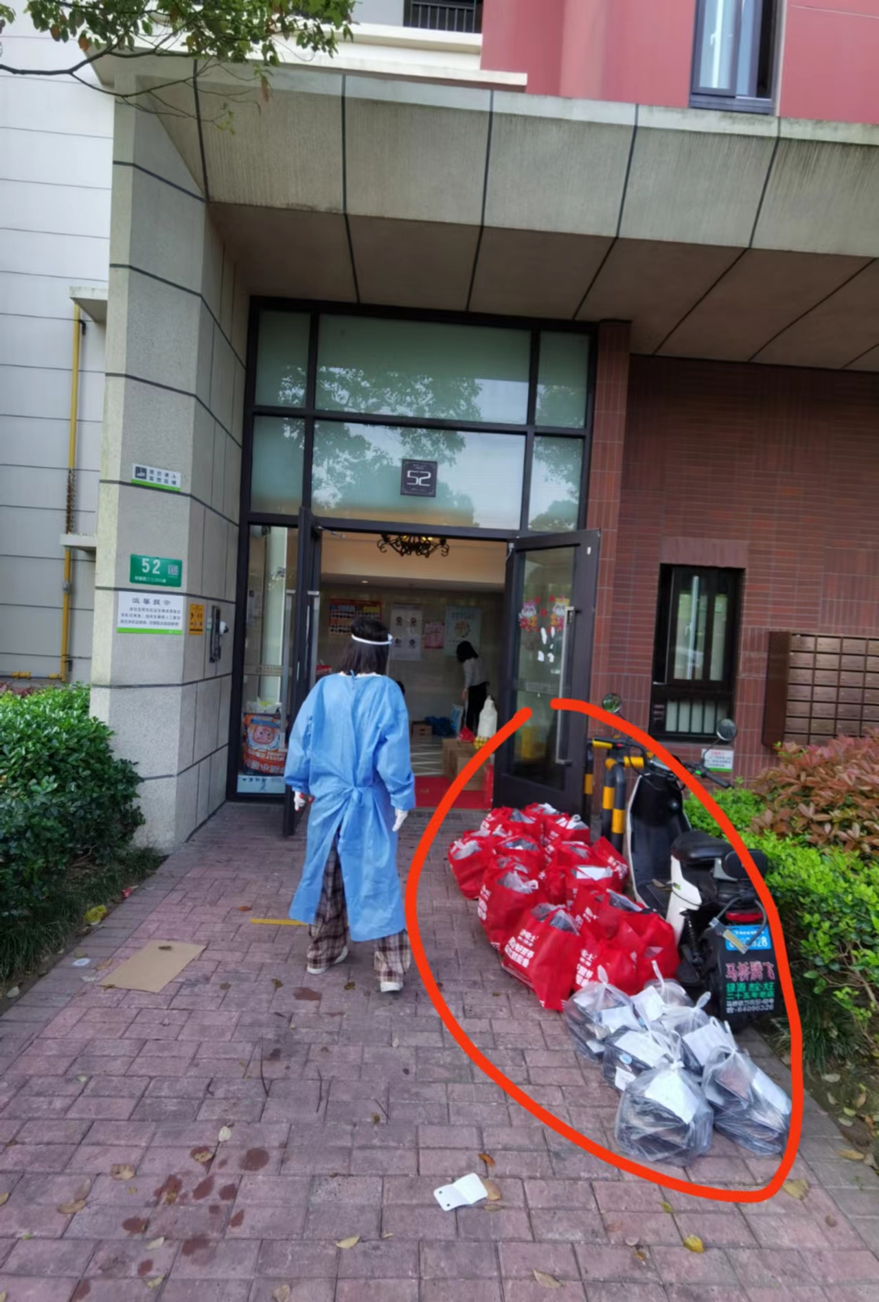 我们一直走在抗疫的路上,小区抗疫情况