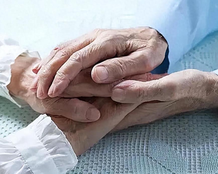 广东一男子罔顾人伦，竟将手伸向自己的母亲，是何结局？