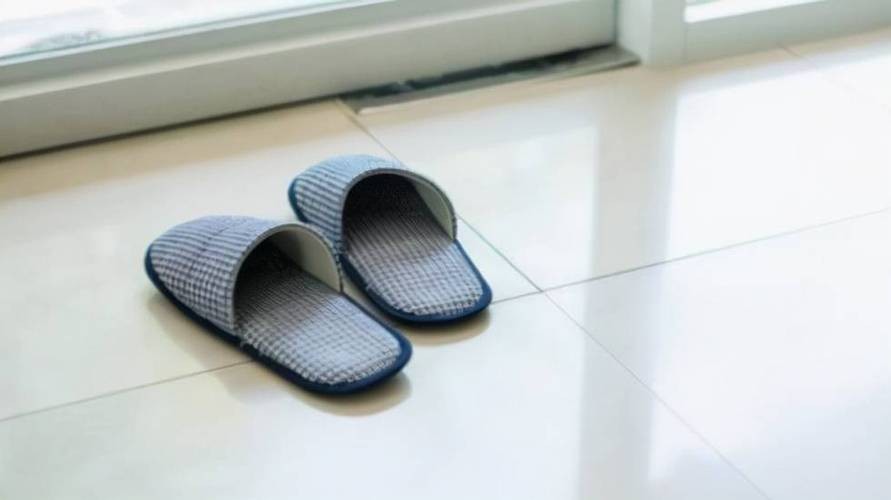 家中哪三种鞋不能留,家里哪四种鞋不能扔