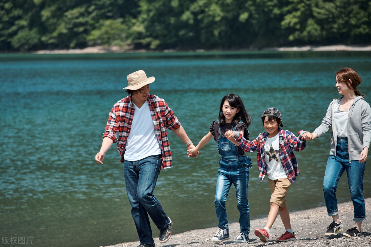 当代大学生特种兵式旅游话题,大学生特种兵旅游上热搜