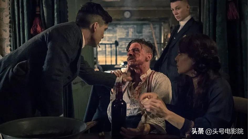 西装暴徒汤姆哈迪锦集,汤姆哈迪浴血黑帮高燃片段多吗
