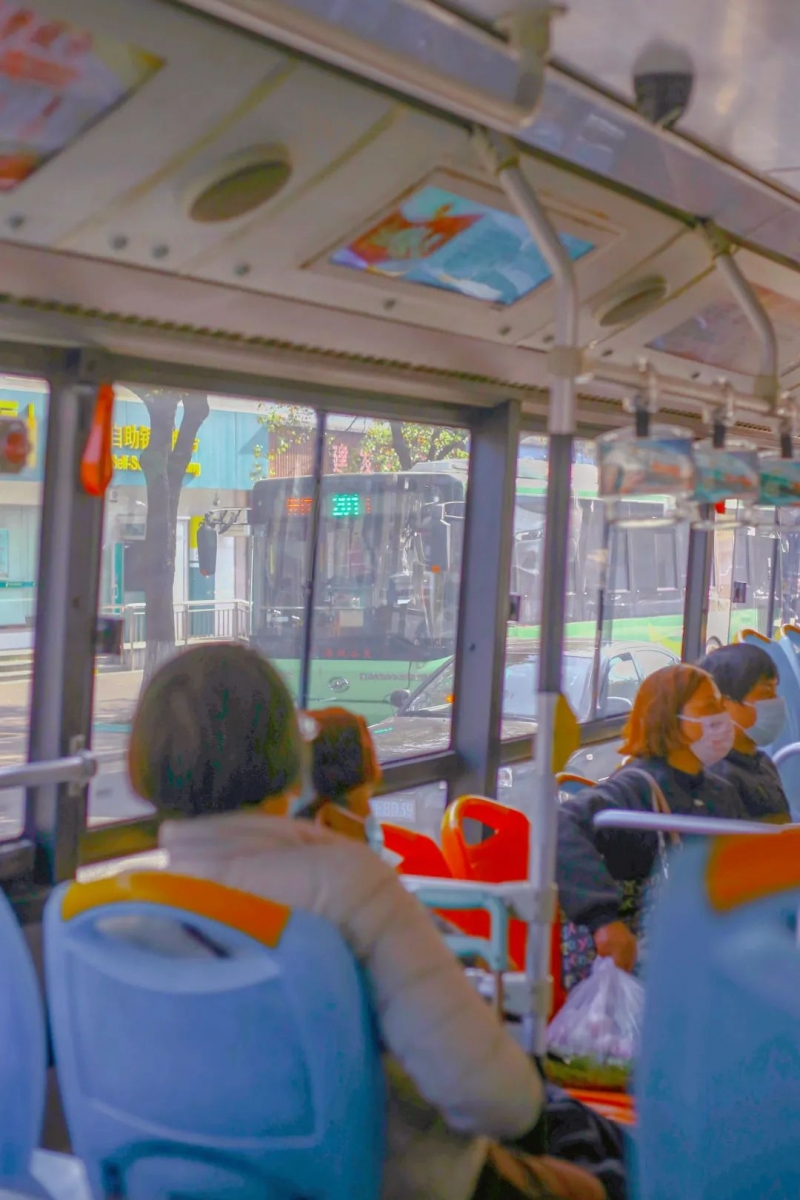 《张家港》，一部自带热度的电影