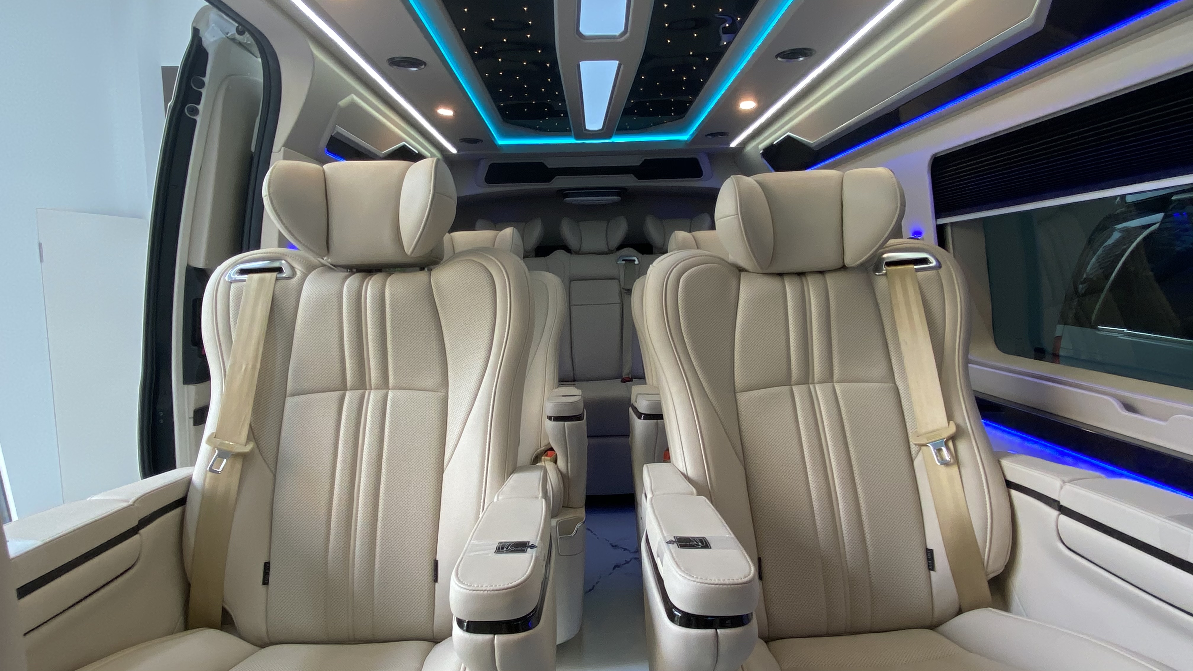 蓝牌九座丰田海狮20万,丰田海狮9座蓝牌进化史