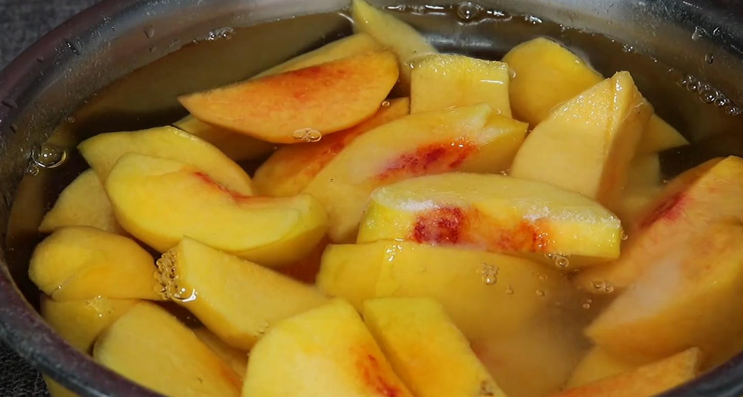 怎样做黄桃罐头可以常温储存一年,自制黄桃罐头怎样才能保存时间长