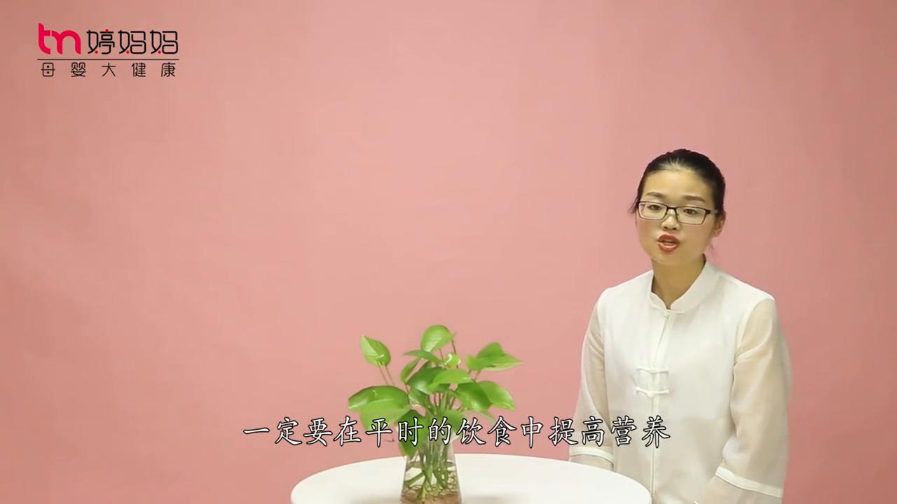 奶水太稠宝宝消化不良,奶水太稀孩子吃不饱