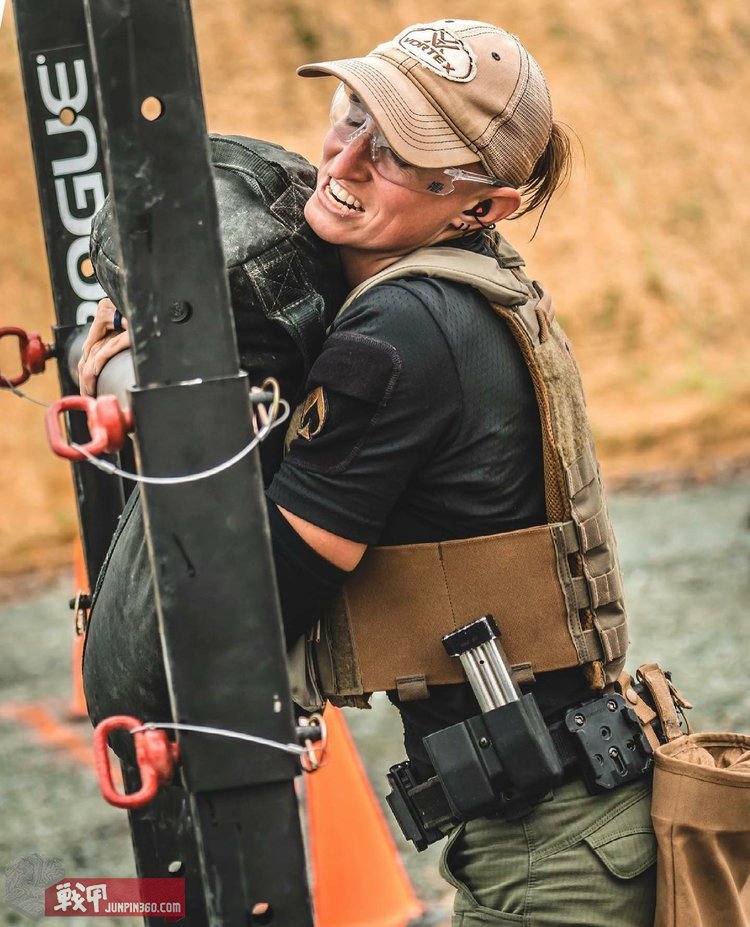 舒适轻薄,功能全面——PewTactical复刻SCARABSC10背心简评