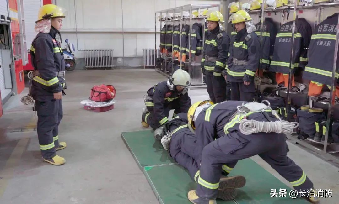 消防员火场救援讲解,消防急救模拟灭大火
