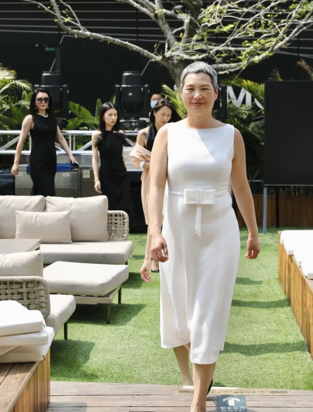 退休女人骑行,退休女性重启人生