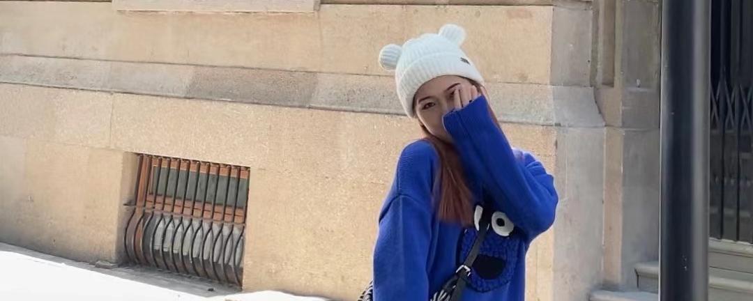 克莱因蓝显白吗黑皮可以穿吗,克莱因蓝色衣服显白还是显黑