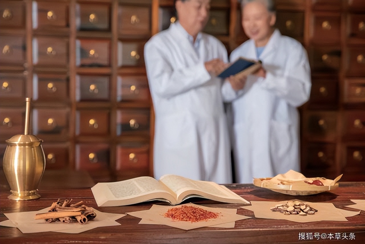 妙手仁心，守护健康美丽——医药健康学院