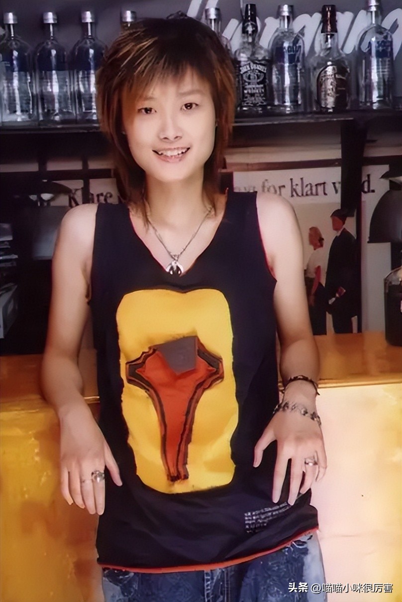 2005年李宇春什么歌夺冠,李宇春超女冠军是哪一天