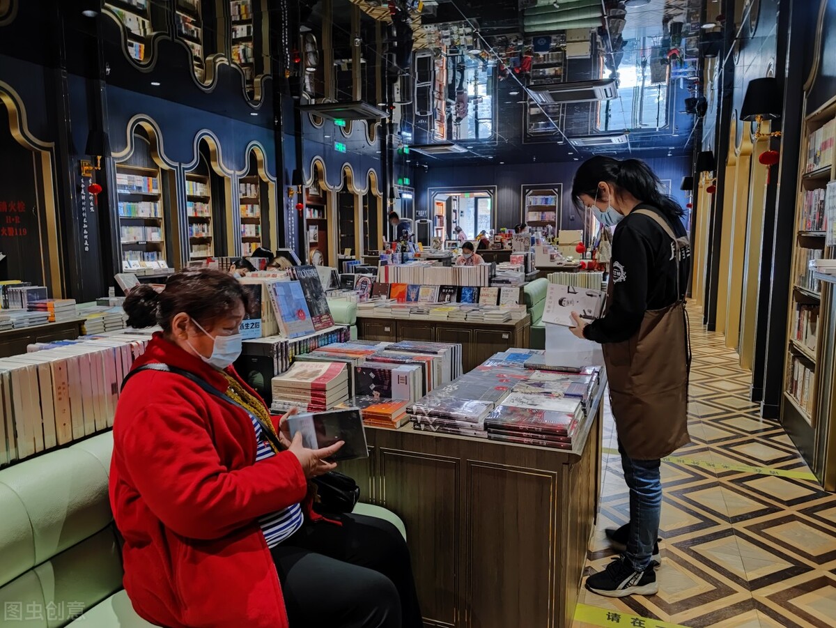 买书在书店还是在网上买比较正版,在网上买书还是实体店买书