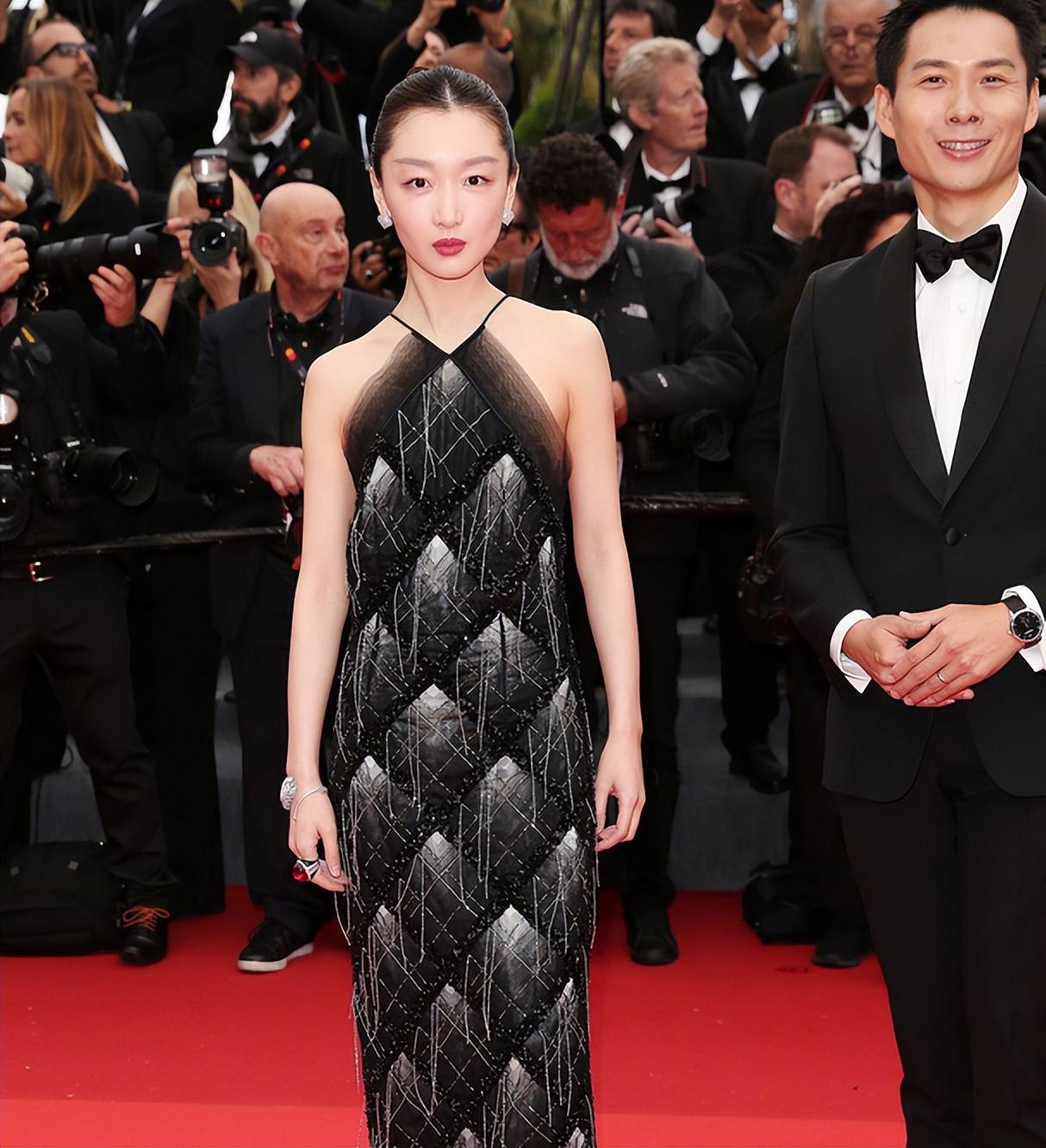 周冬雨面相分析,周冬雨早期后期面相