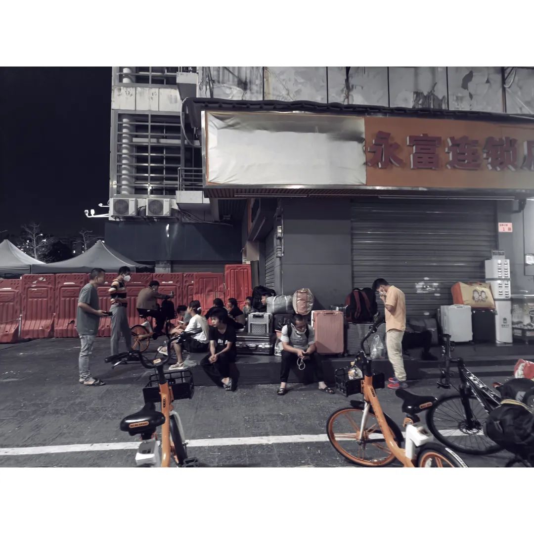 三和青年调查实录：龙华汽车站，这里是深圳最特殊的地方