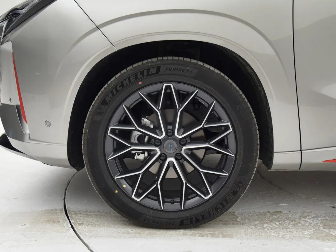 欧尚z6外观很像一个合资车,欧尚z6为什么有人说它像面包车